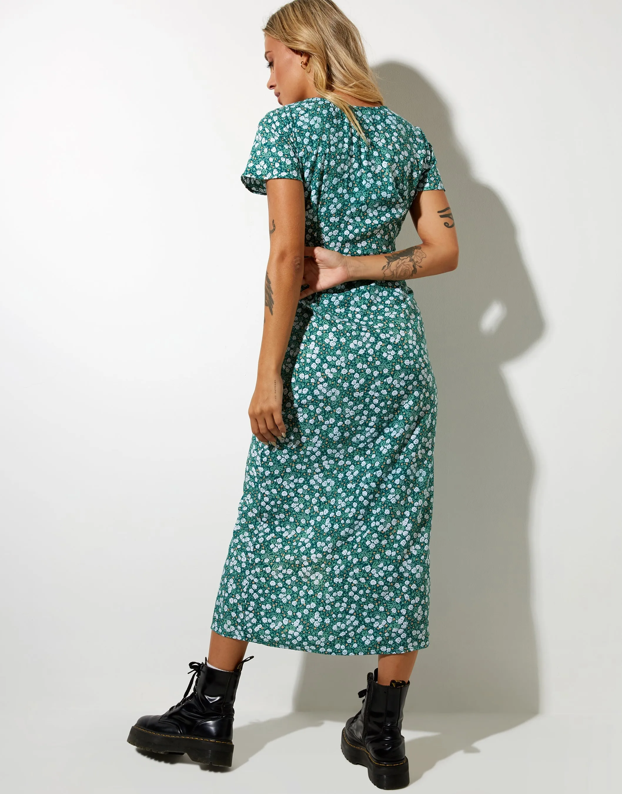 Larin Midi Dress in Floral Field Green